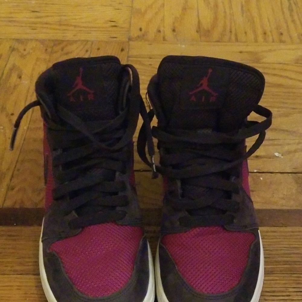 Girl's Jordan sneakers